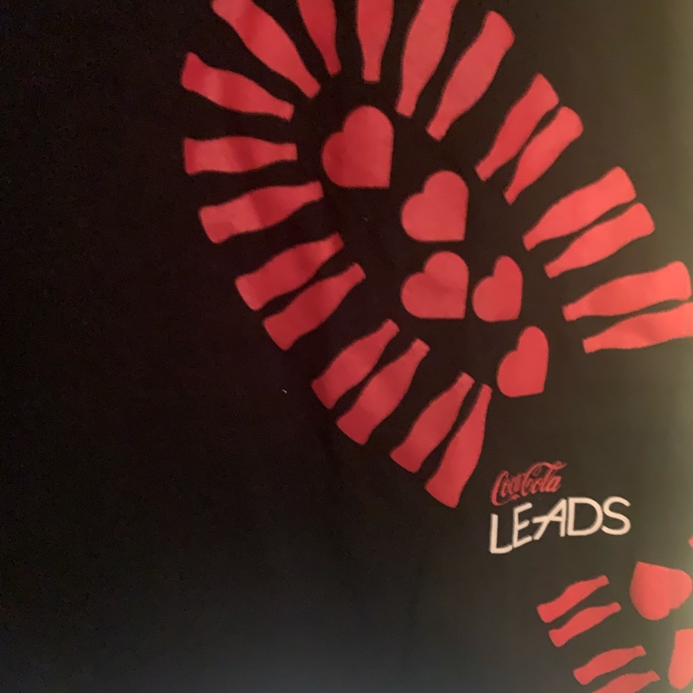 Coca-Cola Leads Love Hearts Footprint graphic T-shirt advertising - Picture 5 of 5